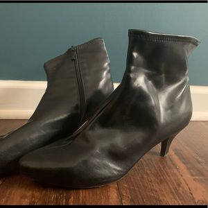 Impo Stretch Heeled Booties